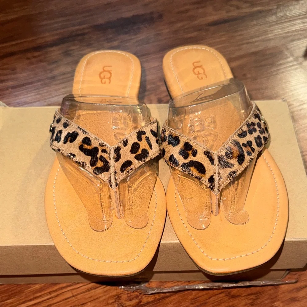 UGG Leopard Print Thong Sandals - Tan Footbed - Picture 2 of 4